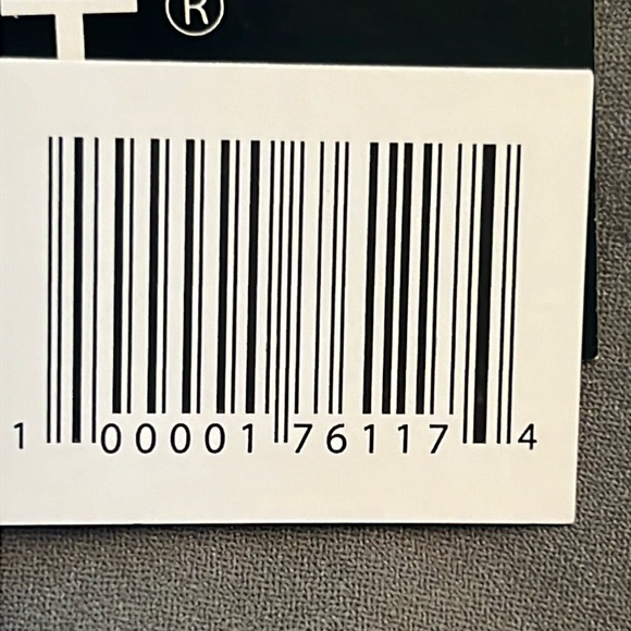 Tribal Audrey capris w/pockets/seasonal essentials “flatten it” technology -NWT - Picture 13 of 16